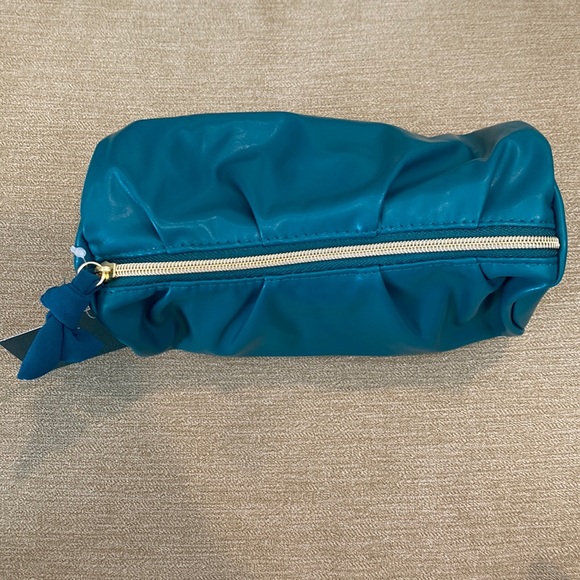 New Beauty Bundle - Picture 4 of 5